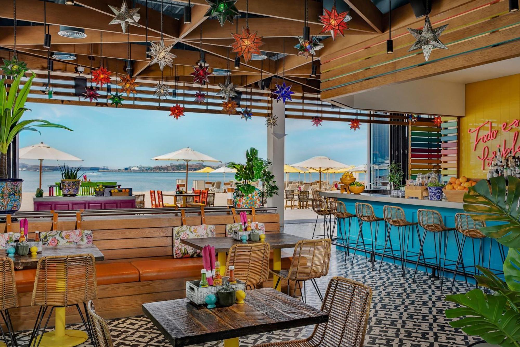 Marriott Resort Palm Jumeirah, Dubai Eksteriør bilde The rooftop bar at the Hotel Indigo San Diego